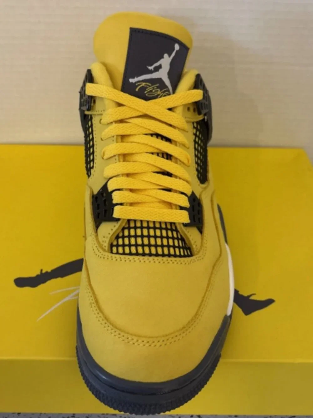 Jordan 4 Retro Mid Lightning